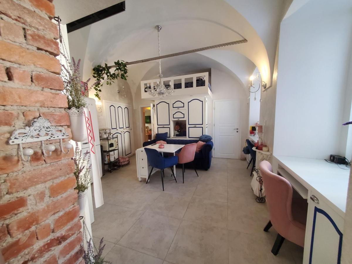 Vintage Apartment In The City Centre Old Town Liubliana Exterior foto