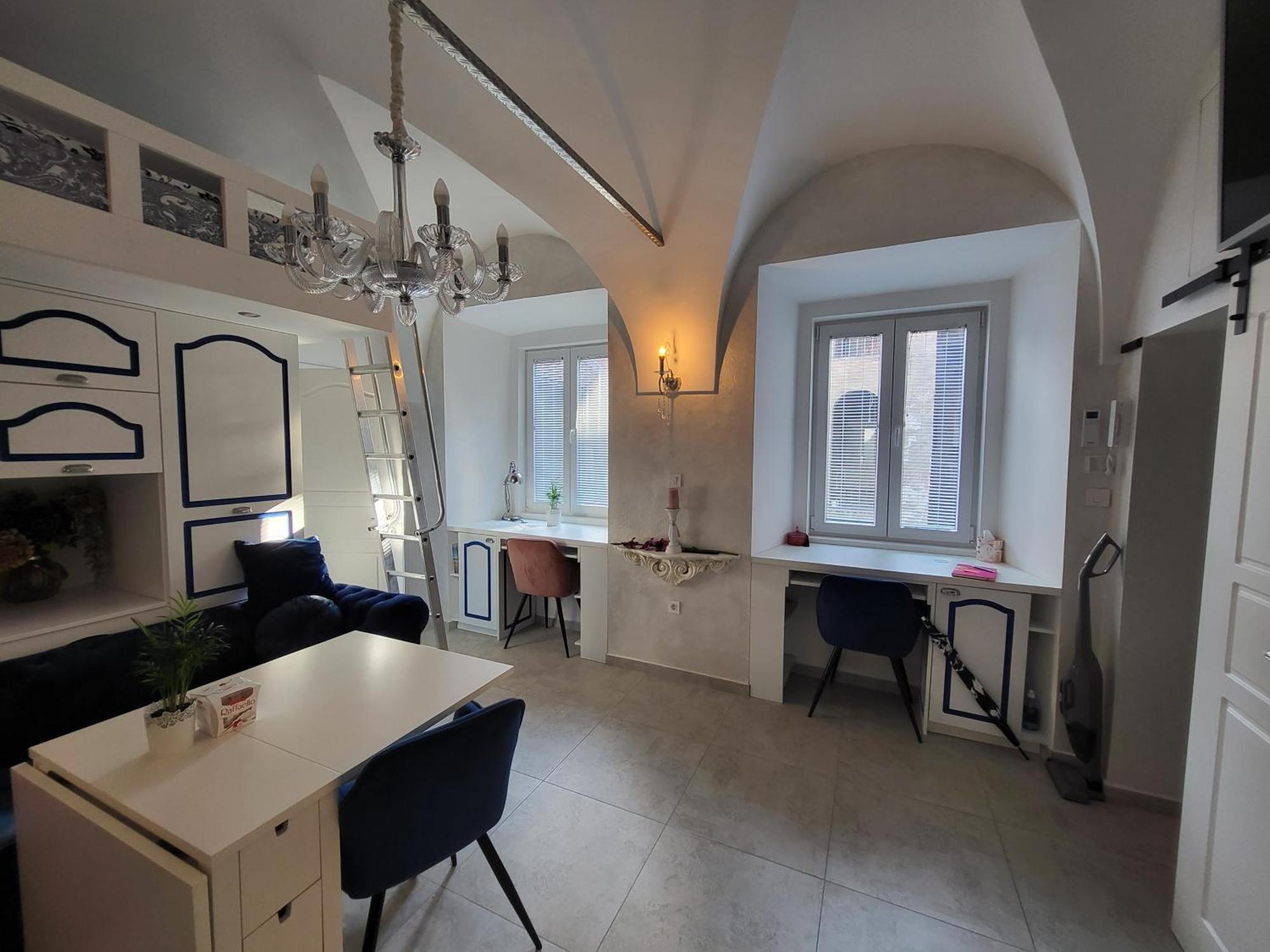 Vintage Apartment In The City Centre Old Town Liubliana Exterior foto